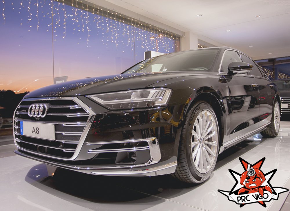 AudiA8.jpg.1a05e59472e86770a12b4cad19408b8e.jpg
