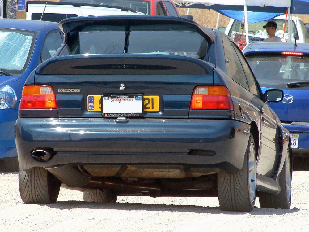 1280px-Ford_Escort_Cossie_in_Cali_rear.jpg