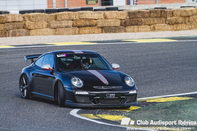 Porsche.jpg