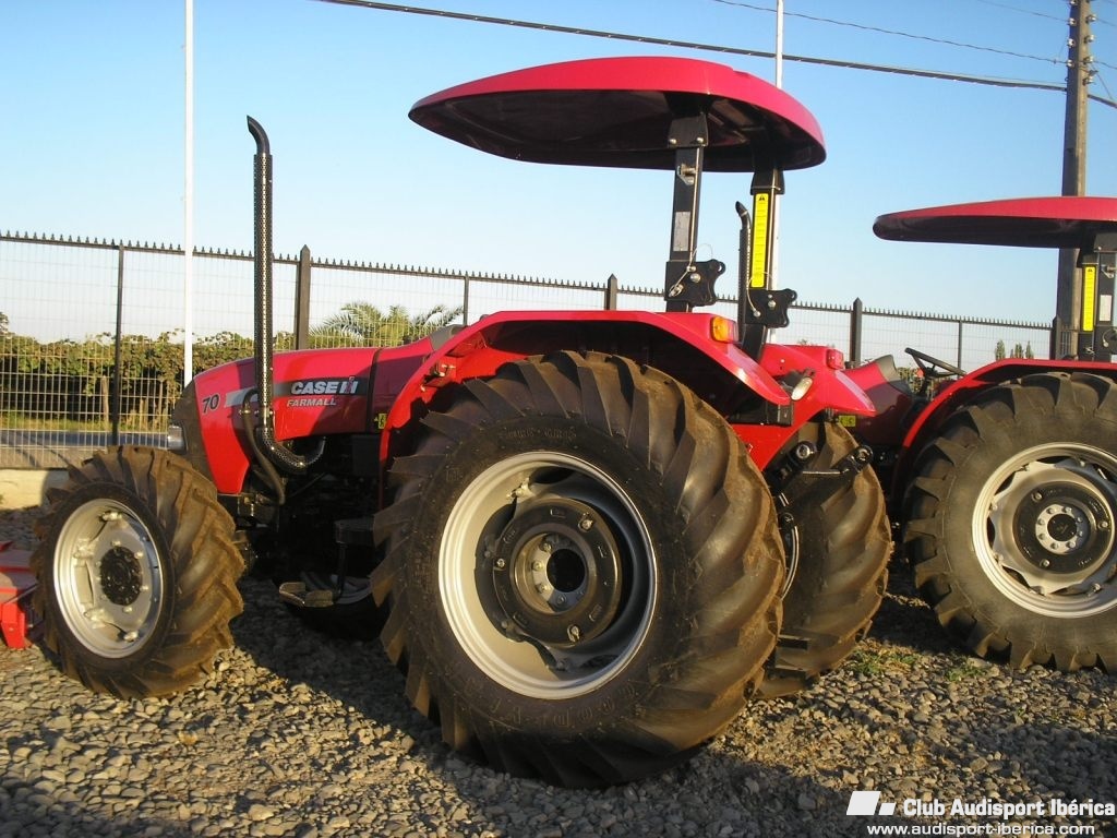 Tractor_70.jpg